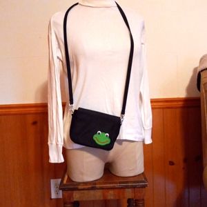 Froggy purse